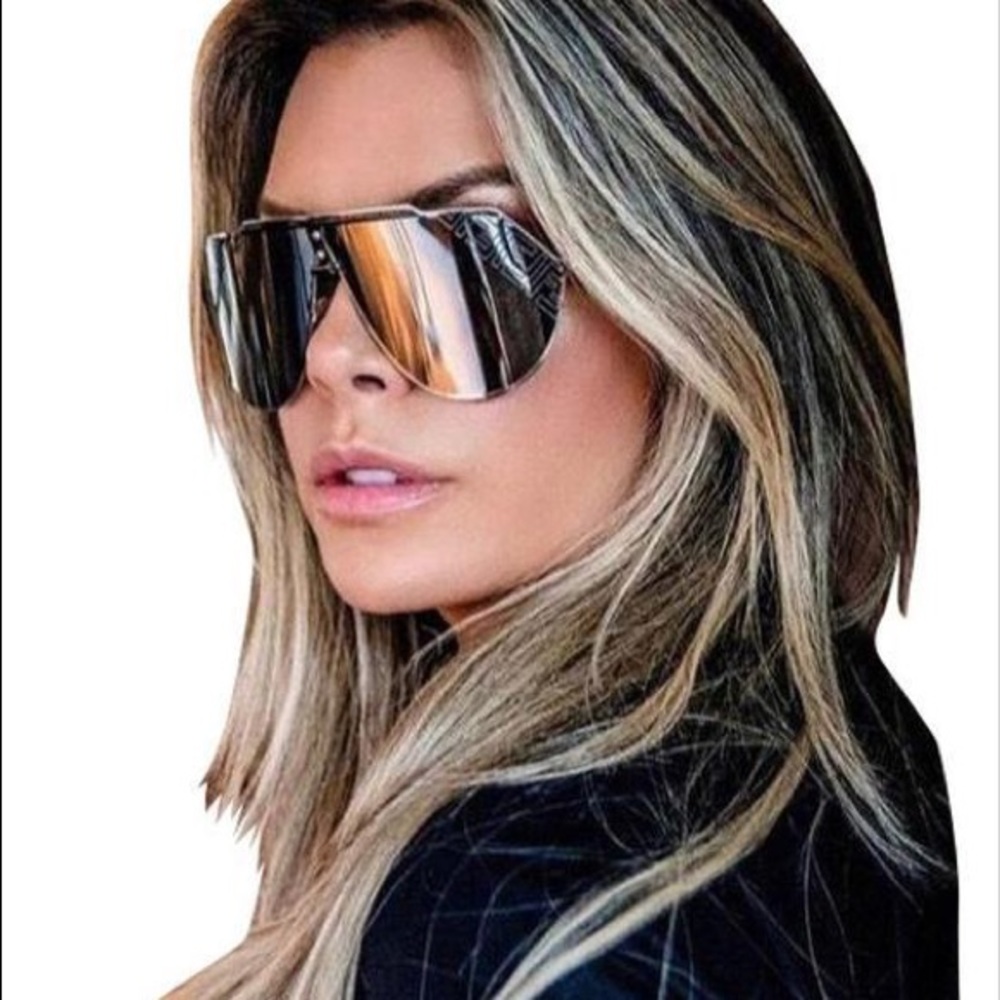 Fendi Women's Black and Silver Sunglasses